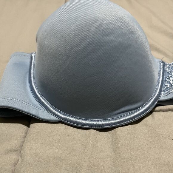 Vanity Fair Underwire Full Coverage Light Blue Lace Bra Womens Size 42D - Picture 4 of 14